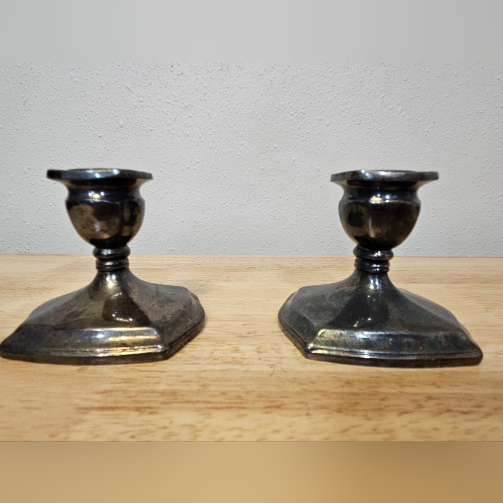 Vintage Pair BP2426 1/2 Silver Plated Candle Holders 2 1/2 ‎ Tall